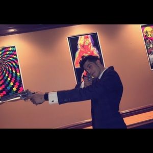 Meet your Posher, Zeus